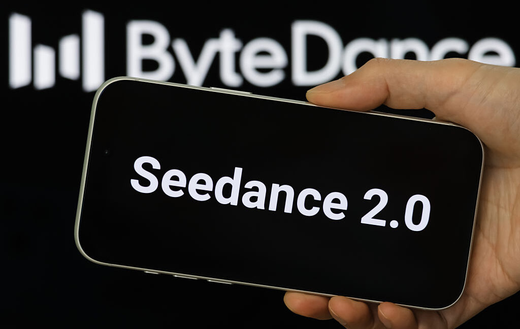 字节跳动紧急刹车：Seedance 2.0 将好莱坞巨星变身AI“剪贴画”