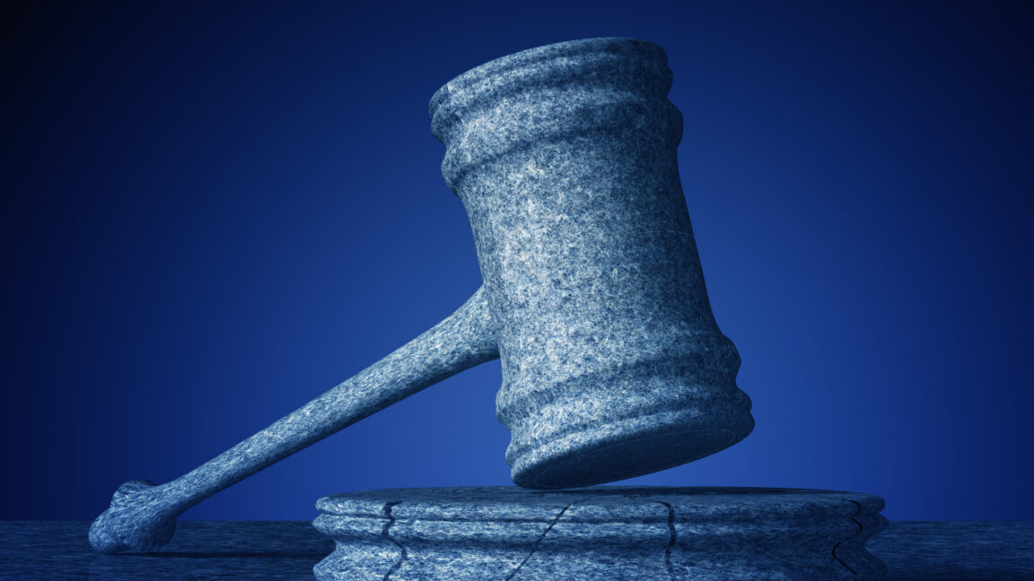 AI startup sues ex-CEO, saying he took 41GB of email and lied on résumé