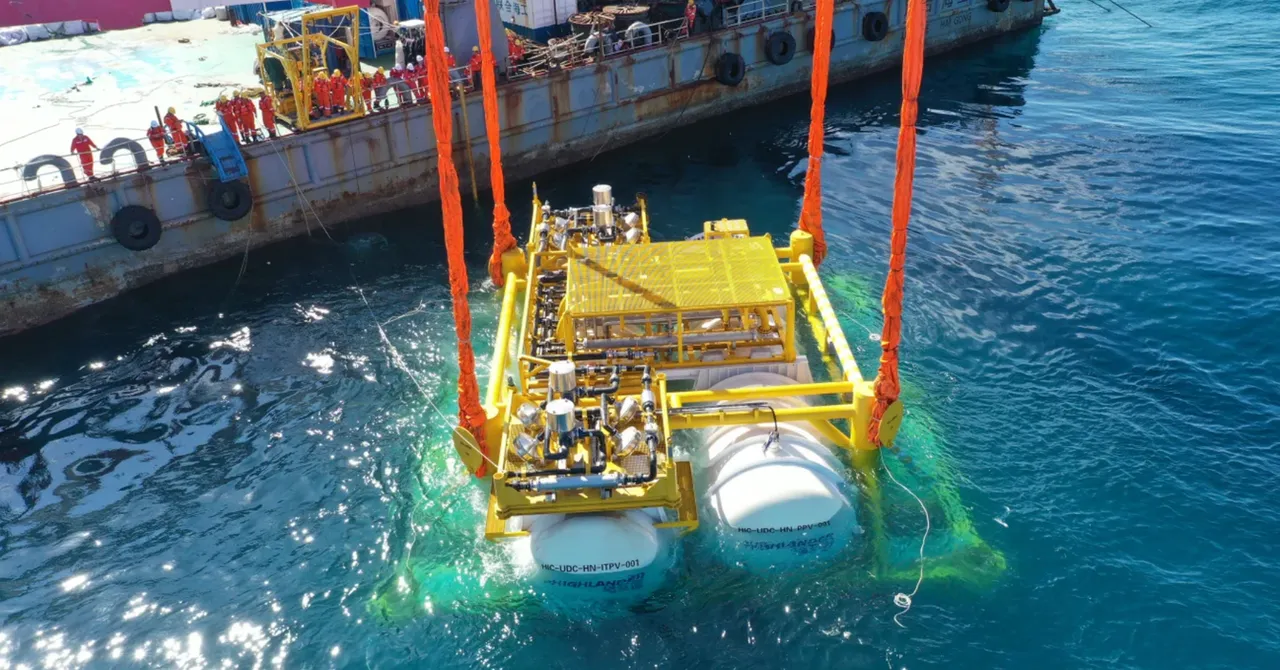 China Opens World’s First Wind-Powered Underwater Data Center