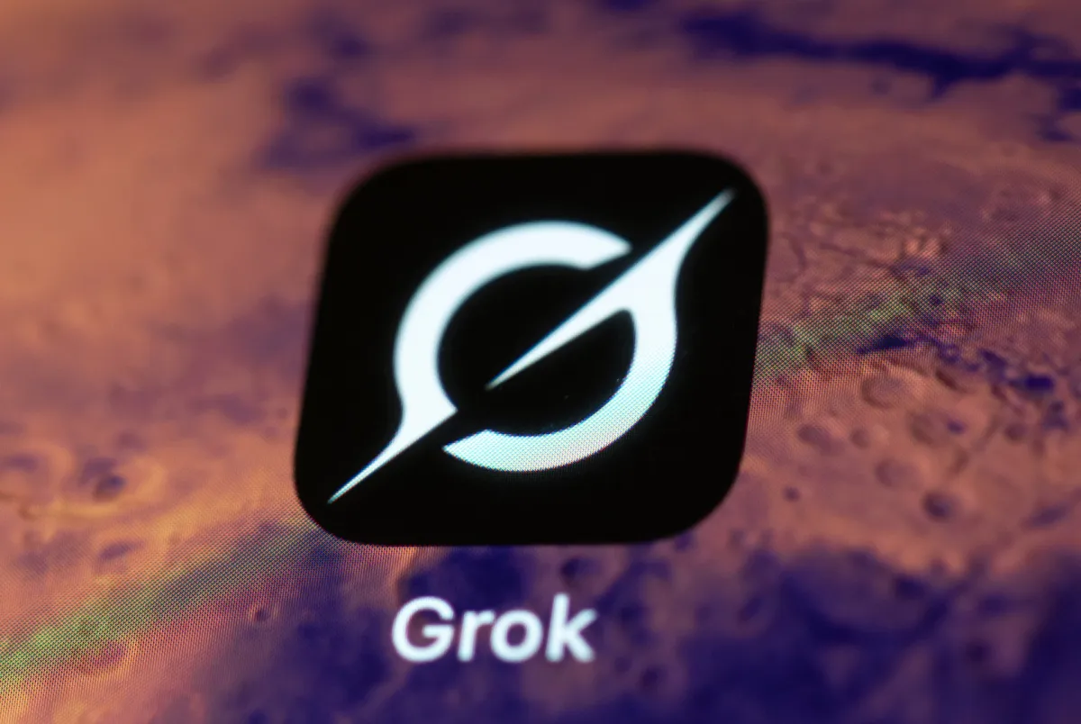 Grok持续输出乱码，用户质疑Lite版稳定性