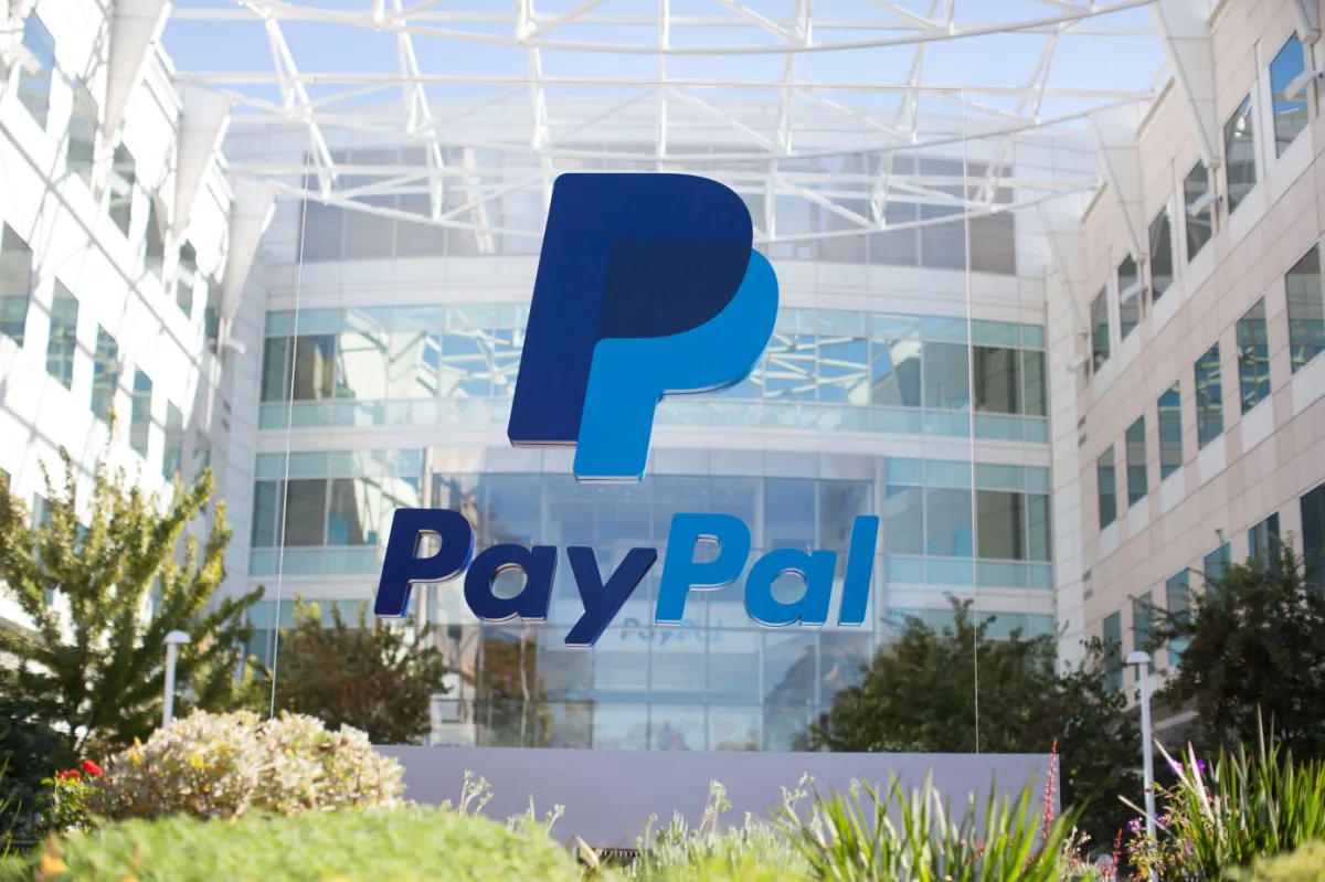 PayPal：借AI重新成为科技公司 | 赢政天下